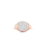 Anello chevalier tondo in argento rosato con zirconi bianchi