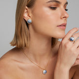 Orecchini disco piccolo in argento dorato con zirconi bianchi azzurri e blu