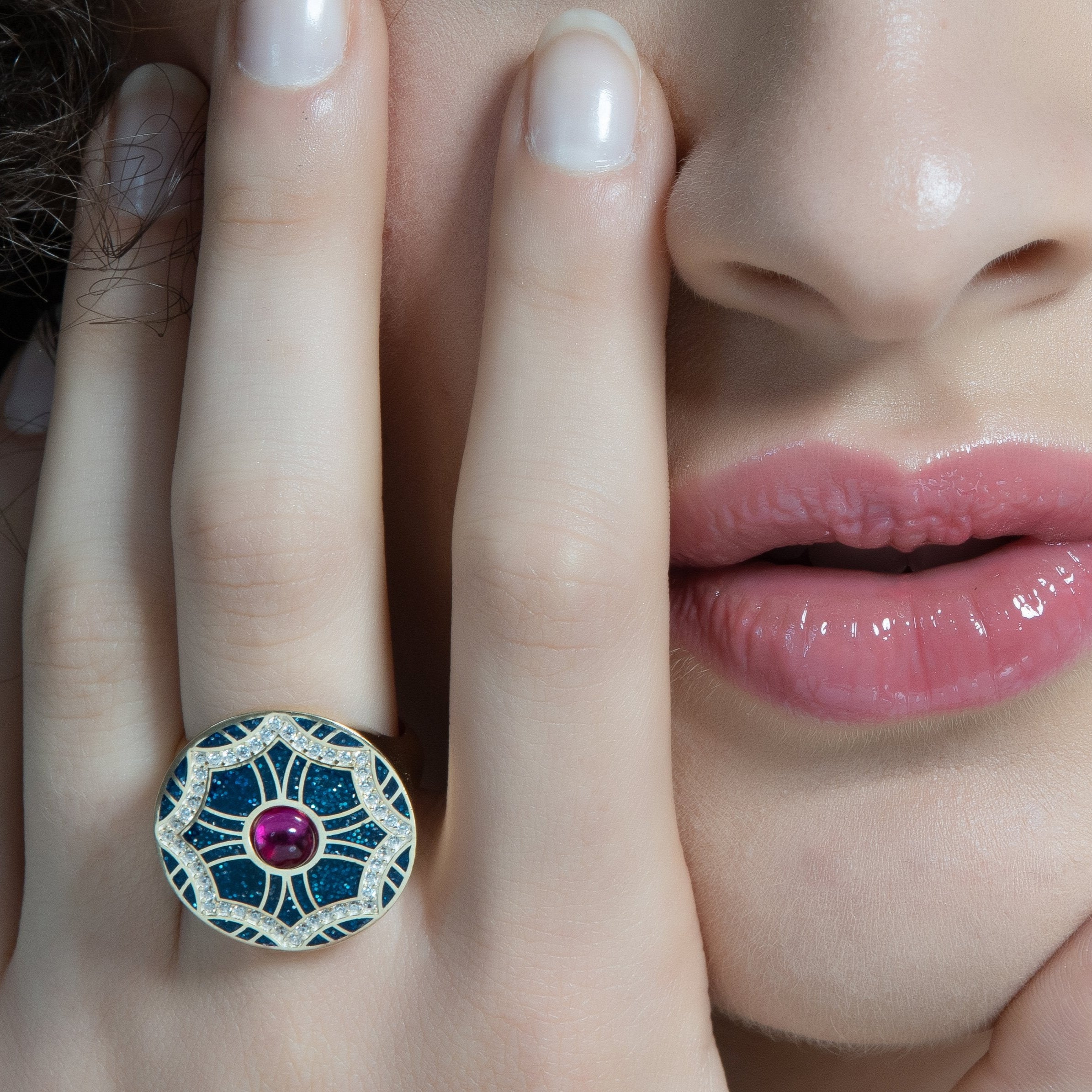 Anello scudo smalto colorato - SOGNI